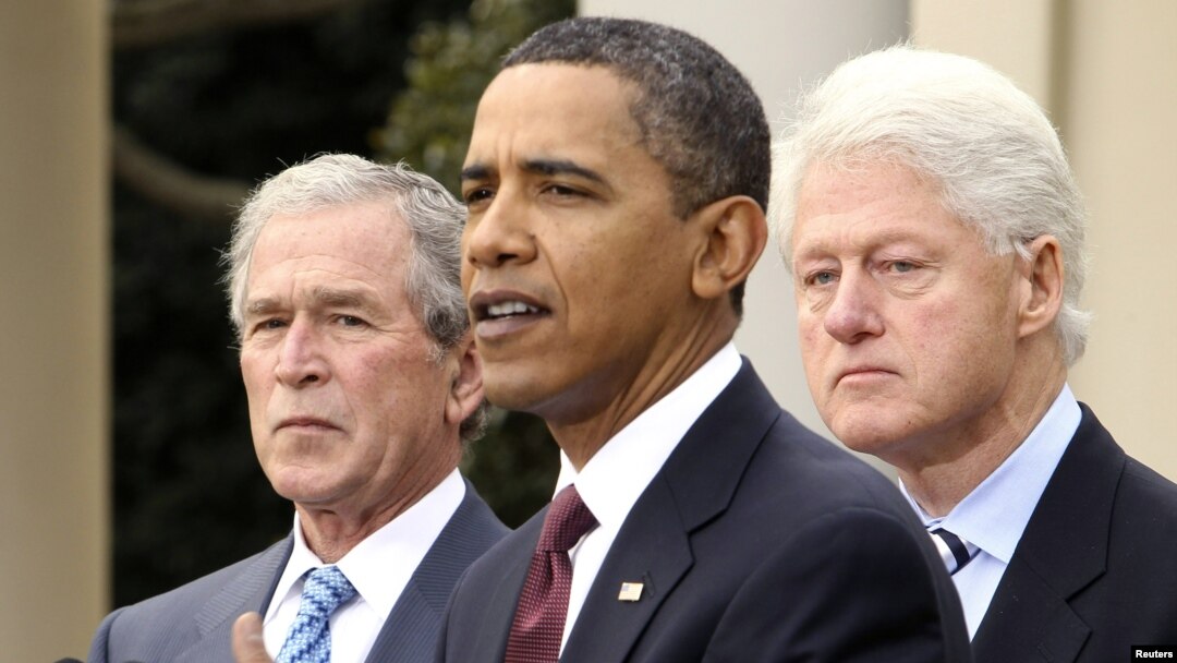 Sobiq rahbarlari jamoat e’tiborini tortish va xayr-ehsonni jamlash talantiga ega. Barak Obama 2010-yilda Gaitidagi kuchli zilziladan keyin elni birlashtirish uchun sobiq prezidentlar Bush va Bill Klintonni yordamga chorladi.