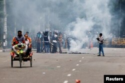 Protest protiv premijerke Bangladeša. (foto: REUTERS/Mohammad Ponir Hossain)