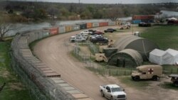 El Tribunal Supremo de Justicia suspende de forma indefinida la controvertida ley migratoria de Texas.
