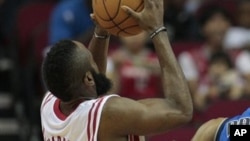 James "The Beard" Harden lors d'un match à Houston, Texas, le 8 décembre 2012.