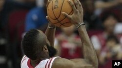  James Harden, des Houston Rockets, lors d'un match à Houston, Texas, le 8 décembre 2012.