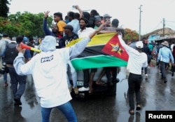 Supporters of Mozambique opposition leader Venancio Mondlane celebrate his arrival in the capital Maputo, Jan. 9, 2025.