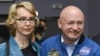 Bivša članica Predstavničkog doma Gabrijel Gifords i njen suprug Mark Keli, astronaut NASA-e.