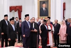 Presiden Prabowo Subianto resmi melantik Menteri di kabinet Merah Putih , di Istana Negara, Jakarta, Senin (21/10) ( biro Setpres)