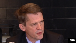 Zëvendës-ndihmës Sekretari amerikan i Shtetit Kantrimen viziton Shkupin