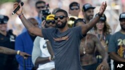 L'ex-Cavalier et champion NBA 2016, Kyrie Irving, Cleveland, Ohio, le 22 juin 2016