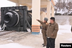 "High-thrust solid-fuel motor" test to develop a new strategic weapon