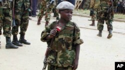 Un enfant soldat, Aimé Dieudonné, de l'Union des patriotes congolais (UPC), le 6 février 2003