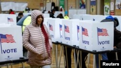 미국 중간선거가 실시된 8일 미시건주 디트로이트의 투표소.