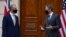 美国国务卿布林肯（右）与英国外交大臣拉布在伦敦举行双边会谈。（2021年5月3日）