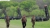 北韓官媒2024年4月23日發表圖片，顯示北韓領導人金正恩指導進行了首次“核反擊假想綜合戰術訓練”。