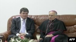 Shqipëri: Mijëra besimtarë të krishterë kremtojnë sot festën e pashkëve