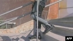 Motorizovani uređaj RiVok omogućava paraplegičarima čak i da silaze i penju se uz stepenice