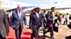 Le Premier ministre israélien Benjamin Netanyahu avec le Président ougandais Yoweri Museveni à Entebbe (Ouganda), le 4 juillet 2016.