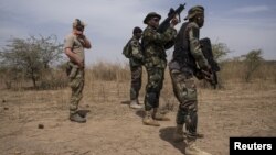 2016年2月11日美国特种部队军人训练尼日利亚士兵