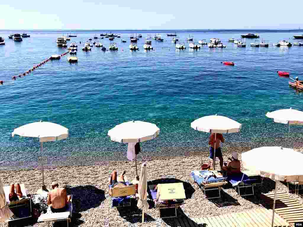 Another view of the beach at Marina del Cantone (Sabina Castelfranco/VOA)