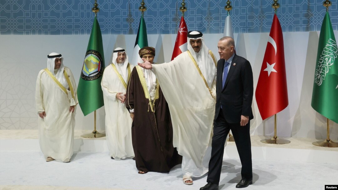 Erdoğan bugün Katar’ın başkenti Doha’da düzenlenen Körfez İşbirliği Konseyi Zirvesi’nin açılışına katıldı