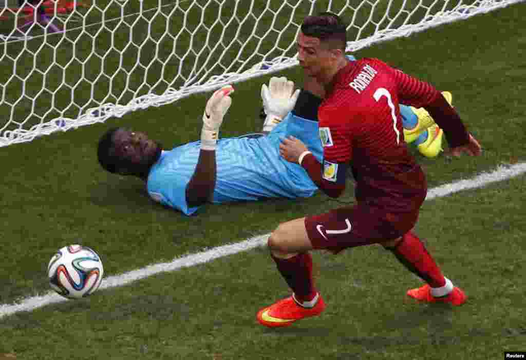 برازیل فٹ بال ورلڈکپ کے گروپ جی کے مقابلے میں پرتگال نے گھانا کو1-2 سے شکست دی