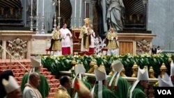 El Papa participa de la inauguración de una reunión de dos semanas con obispos católicos y líderes de otras religiones del Medio Oriente, en el Vaticano.