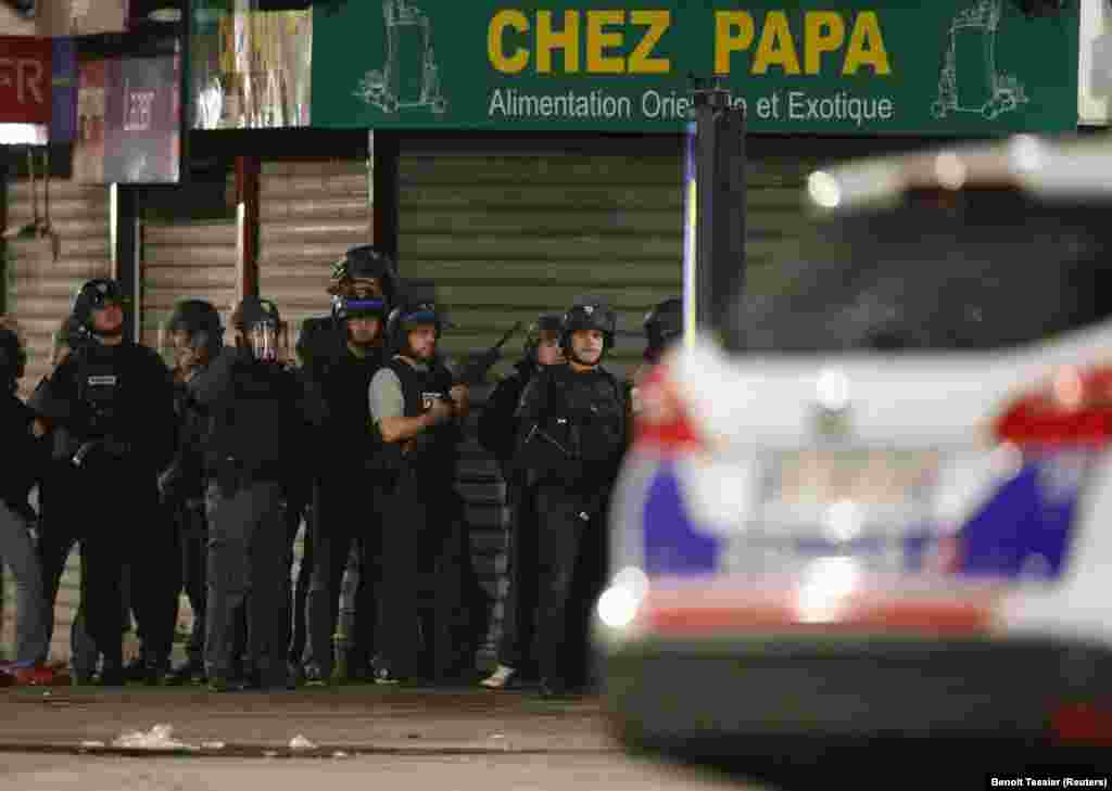 La police française déployée à Saint-Denis, près de Paris, France, 18 novembre 2015.