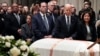 El presidente Joe Biden asiste al funeral de la jueza jubilada de la Corte Suprema Sandra Day O'Connor en la Catedral Nacional de Washington, el martes 19 de diciembre de 2023, en Washington.