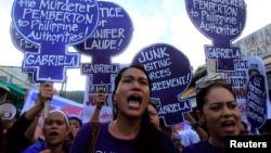 Warga Filipina turun ke jalan untuk menuntut keadilan atas tewasnya Jennifer Laude dalam aksi unjuk rasa di Olongapo, Filipina (foto: dok).