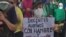 Maestros venezolanos protestan por bajos sueldos y condiciones de trabajo bajo COVID-19