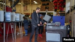 加州舊金山選民在2024年3月5日“超級星期二”初選期間投票。