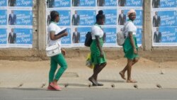 Des élèves togolais visitent la "Maison des esclaves" d’Agbodrafo