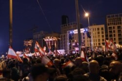 Crowds gather in Martyrs' Square to protest corruption and the financial crisis, in Beirut, Nov. 22, 2019. (Heather Murdock/VOA)