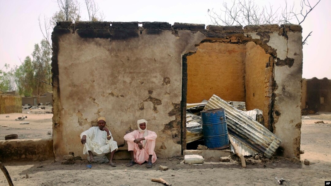 Un magazin brûlé par Boko Haram près du Lac Tchad (AP Photo/Jerome Delay)