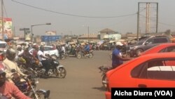 Gare routière Bouaké, une ville de l’intérieur de la côte d’Ivoire, le 8 mai 2020. (VOA/Aicha Diarra)