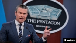 美国战争部长海格塞斯在五角大楼就美国和以色列打击伊朗政权的军事行动进展举行记者会。(2026年3月19日)