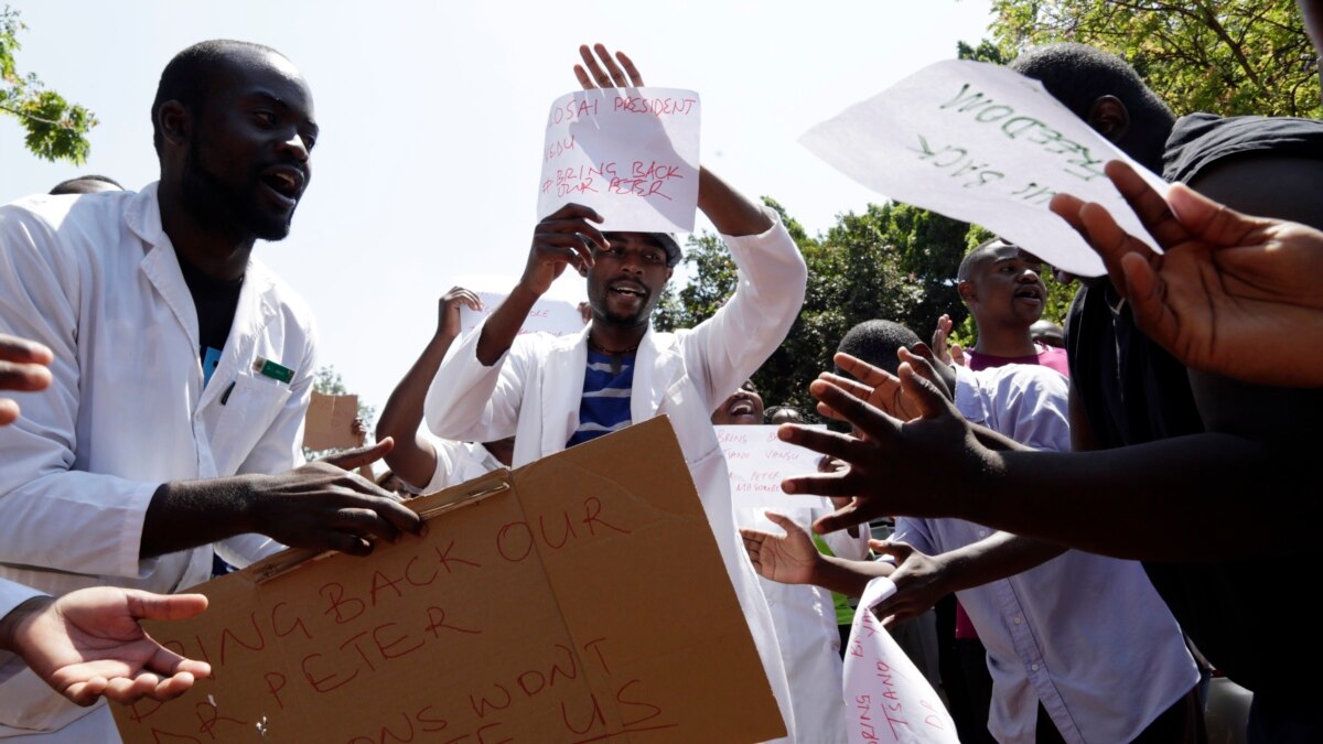 Fired Zimbabwe State Doctors Reject Offer to Return to Work