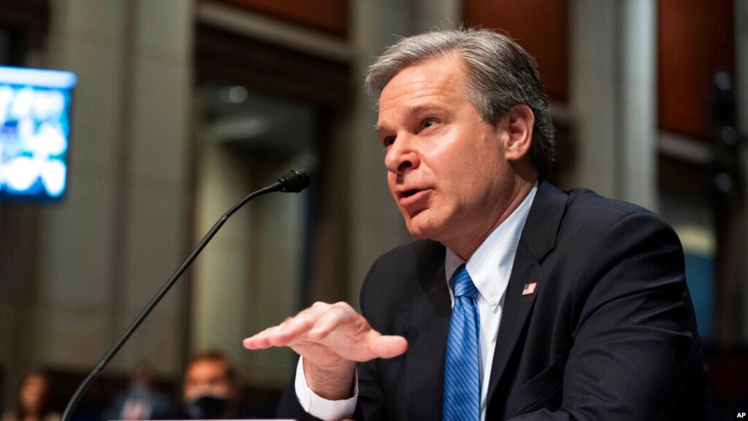 Christopher Wray, umuyobozi mukuru w'ikigo cy'igihugu cy'ubugenzacyaha muri Amerika (FBI) atanga ubuhamya mu nteko ishinga amategeko ejo taliki 10/06/2021