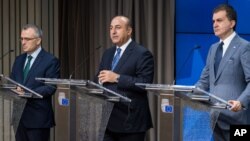 Waziri wa Umoja huo kutoka Uturuki, Omer Celik, na waziri wengine