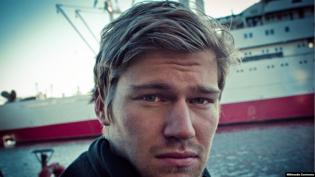 Shahak Shapira, penulis yang menyebut dirinya sebagai “pemimpin propaganda” partai politik satir di Jerman. (Foto: Wikipedia)