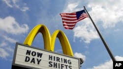 La red social Twitter notificó a la compañía de comidas rápidas McDonald's, que su cuenta había sido “comprometida” luego de publicar un mensaje en contra del actual presidente y a favor de Barack Obama.