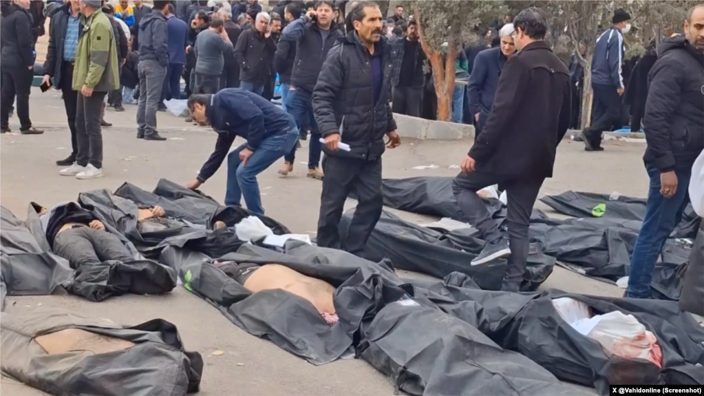 انبوه پیکرهای معترضان کشته&zwnj;شده توسط جمهوری اسلامی در پزشکی قانونی کهریزک