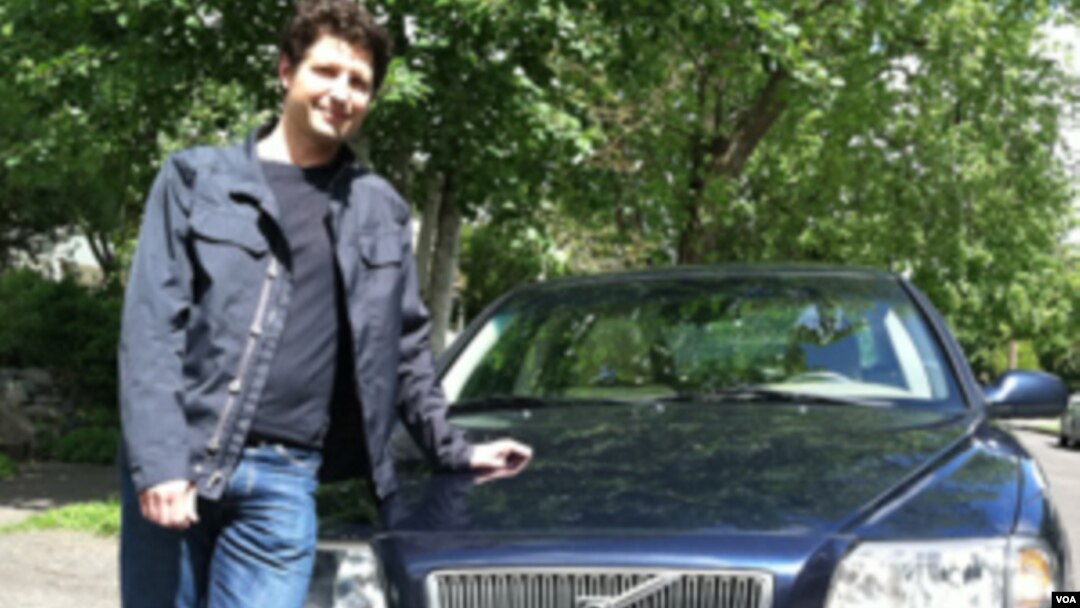 Eric Loebel, de Oregon, está dispuesto a alquilar su coche privado a terceros para hacer algo de dinero.