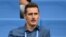 Miroslav Klose dans les tribunes lors d'un match de la coupe des confédérations, Russie, le 19 juin 2017  (Photo by Patrik STOLLARZ / AFP)