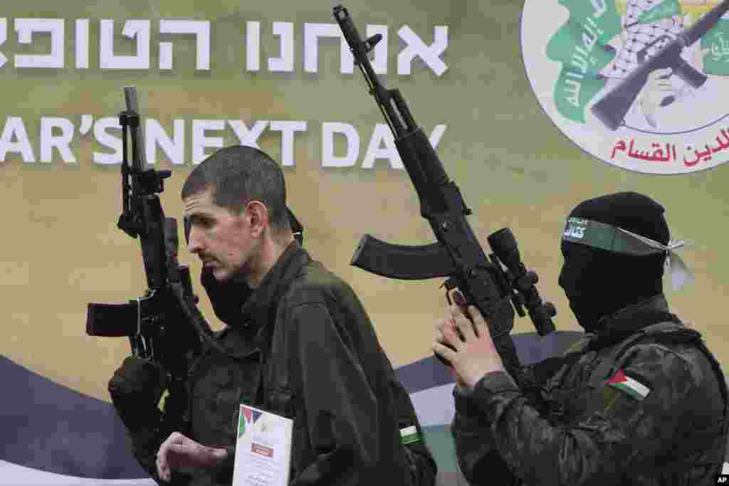 حماس اعلان وکړ چې د شنبې په ورځ فبرورۍ ۱۵ به ۳۶۹ فلسطینیان خوشې شي. 