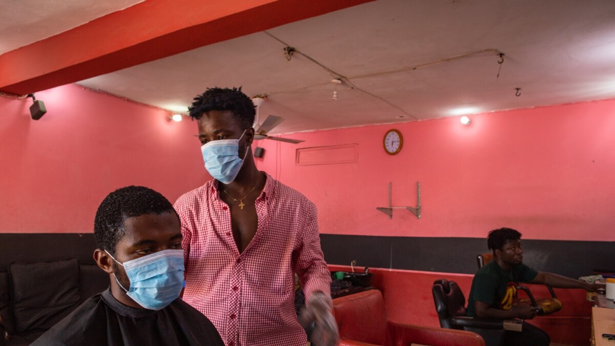 Salons, Barbers Reopen in Ghana’s Capital After Partial Lockdown