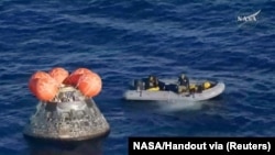  فضانوردان این ماموریت پس از سفری ۷۰۰ هزار مایلی و ثبت ریکاردهای جدید، با موفقیت به ماموریت خود پایان دادند، سفری که پیش‌زمینه‌ای حیاتی برای بازگشت انسان به کره مهتاب و سفرهای آینده به مریخ توصیف شده است.