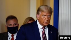 Presiden Donald Trump datang untuk berbicara tentang hasil pemilihan presiden AS 2020 di Brady Press Briefing Room di Gedung Putih di Washington, AS, 5 November 2020. (Foto: Reuters)