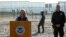 La secretaria de Seguridad Nacional, Kirstjen Nielsen, visitó la frontera en San Diego, California, el pasado mes de noviembre en medio de la caravana de migrantes que pretendía ingresar a territorio estadounidense. 