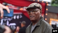 L'acteur Samuel L. Jackson arrive à la première du film produit par Netflix "Dolemite Is My Name" L'acteur américain Samuel L. Jackson arrive pour la première de "Dolemite Is My Name" de Netflix au Village Theatre de Westwood, en Californie, le 28 septembre 2019.