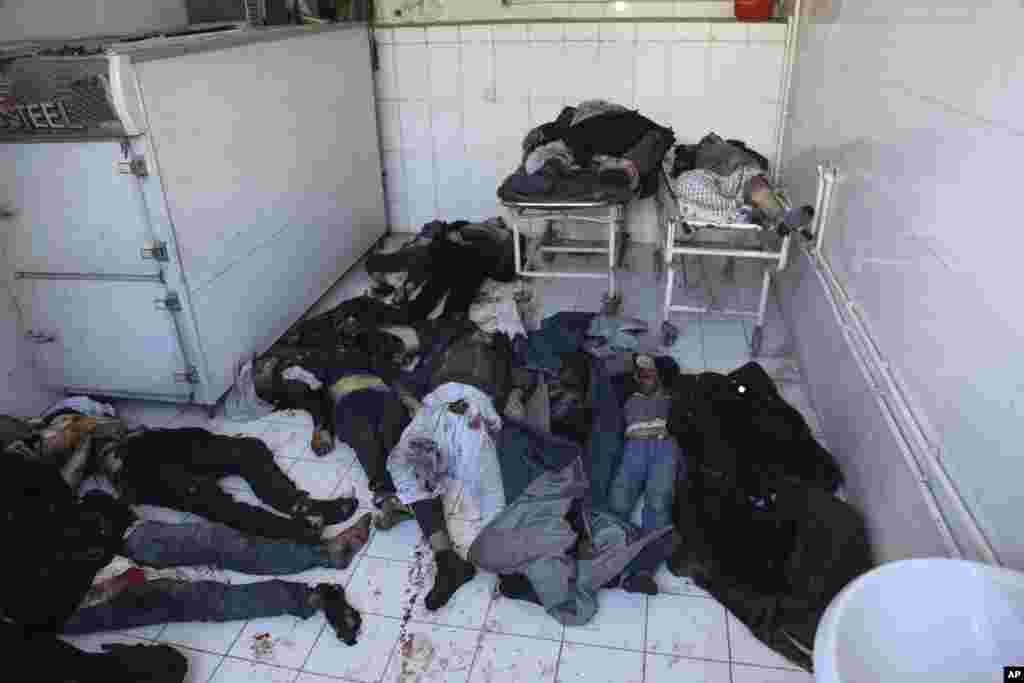 افغان وزارتِ داخلہ کے ترجمان نصرت رحیمی نے دھماکے میں اب تک 40 افراد کے ہلاک اور 30 کے زخمی ہونے کی تصدیق کی ہے۔ 