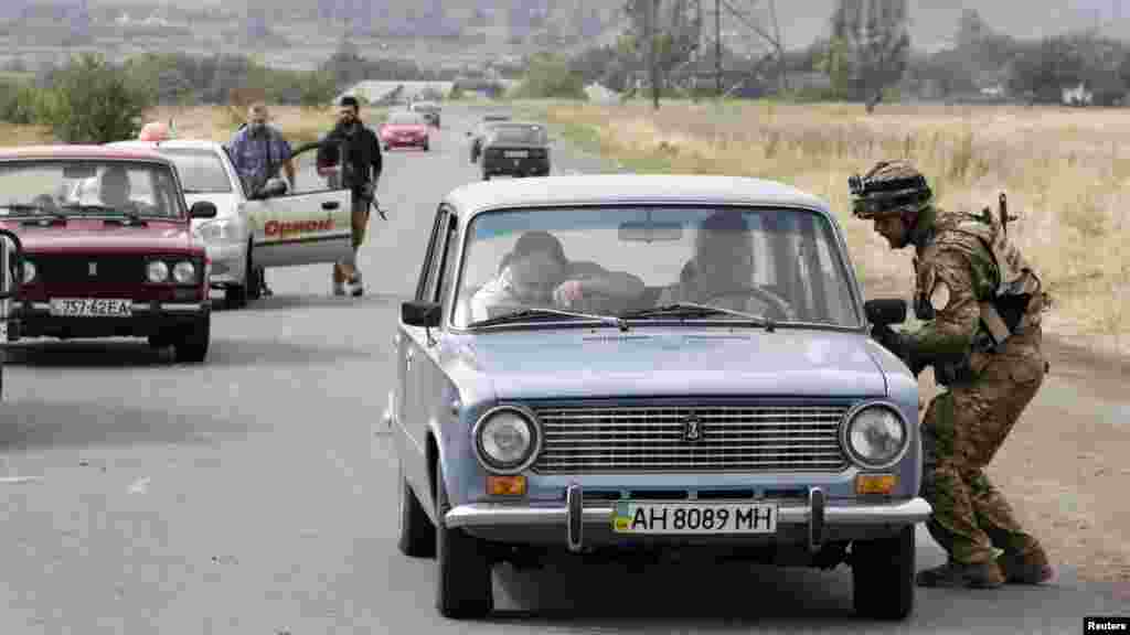 Sojojin Ukraine a Mariupol, Ukraine, 8 ga Satumba, 2014.