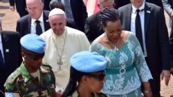 Le pape exhorte les Centrafricains à cultiver la paix
